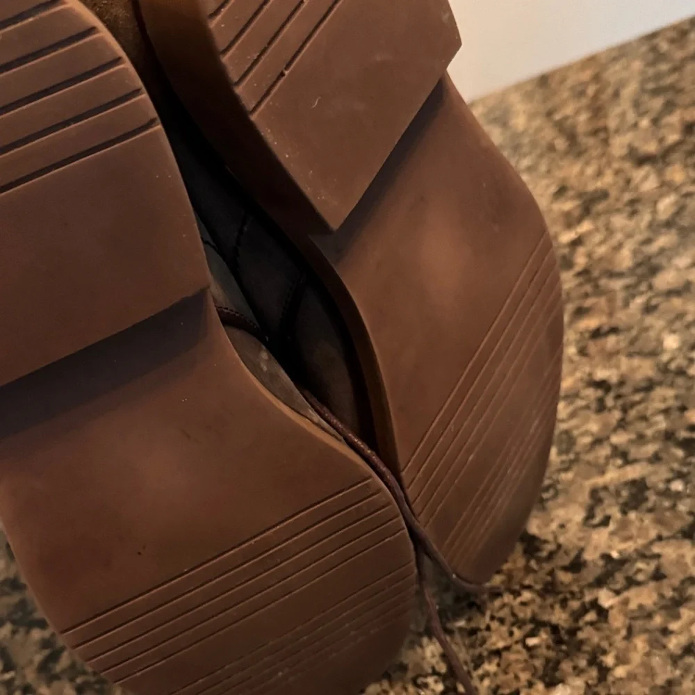 Ashton Grey Men's Suede Chukka Boots in Rich Brown EUC 9